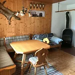Haus Stadlau דירה *